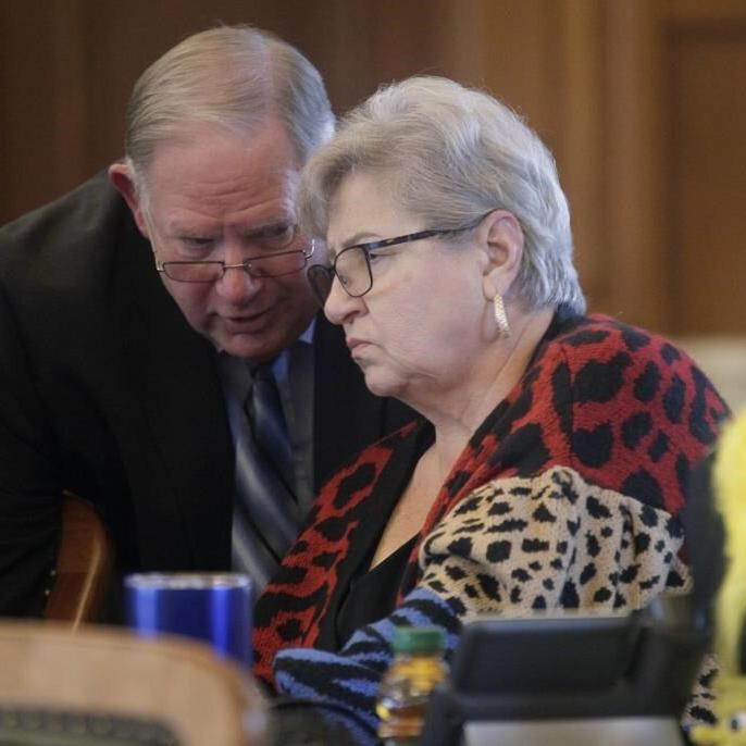 Kansas lawmakers OK bill on live deliveries during abortions